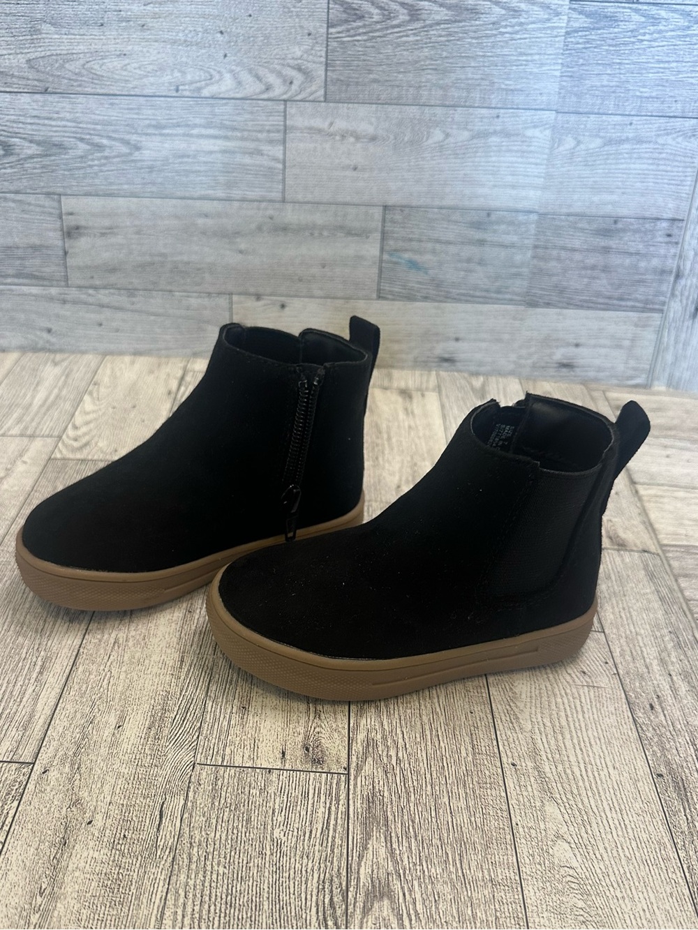 New! Baby Gap Kids Black Chelsea Sneaker Boots with Brown Sole size 7